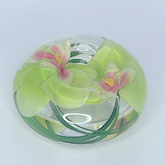 Green Phalaenopsis Tea Light Candle Holder - Picture 3 of 4